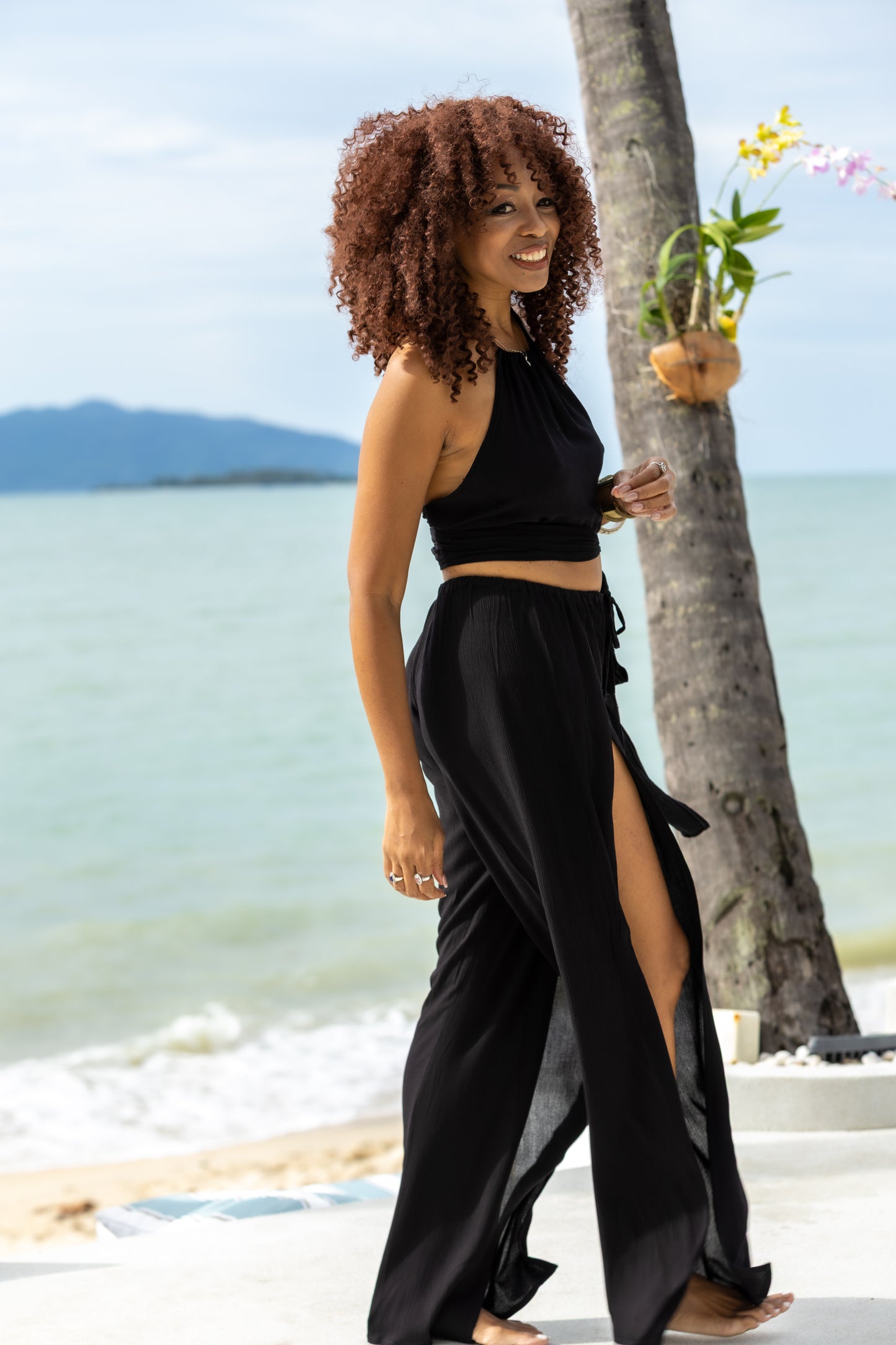 HORIZON SET - BLACK OPEN-LEG PANTS & TOP