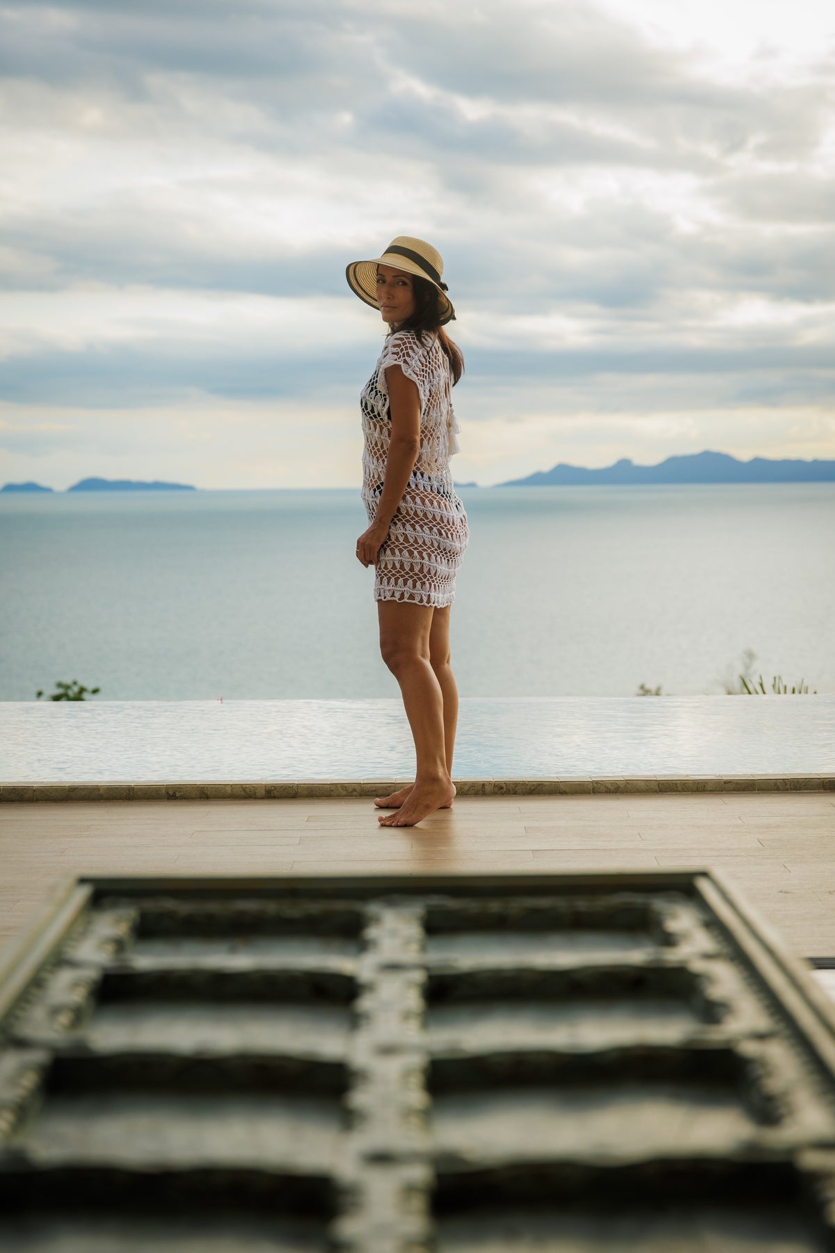 HORIZON WHITE CROCHET COVER UP